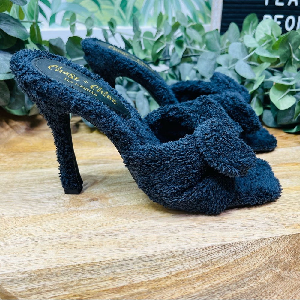 NEW CHASE AND CHLOE - Amelie Fleece Spike Sandal 7 - Picture 5 of 15